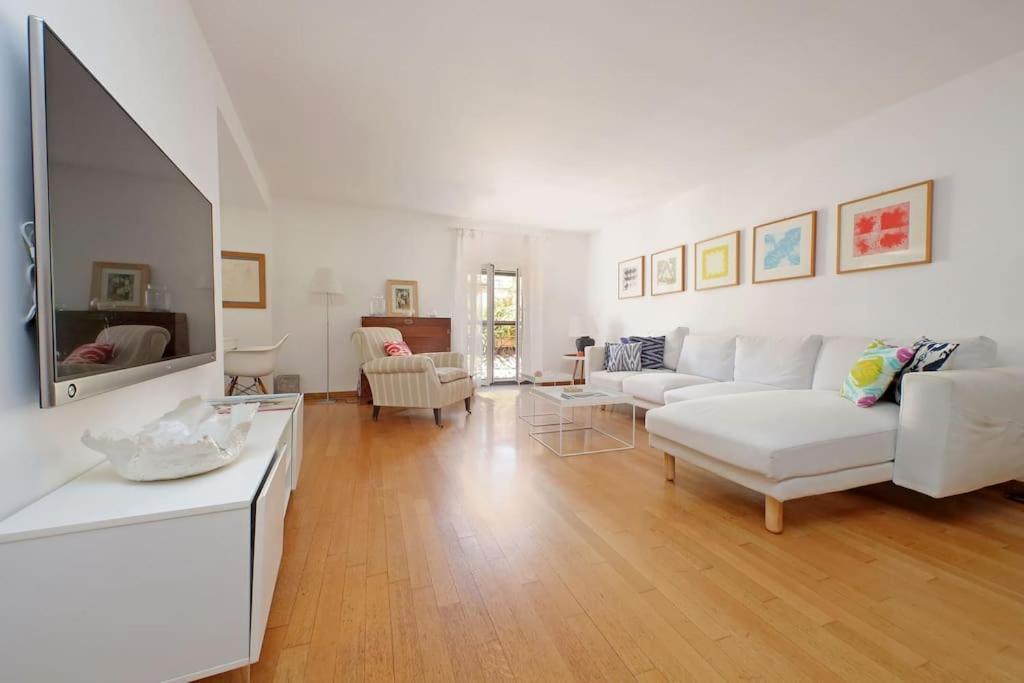 Apartment First Check Q,r-code --via Dell'orso Charme Rom