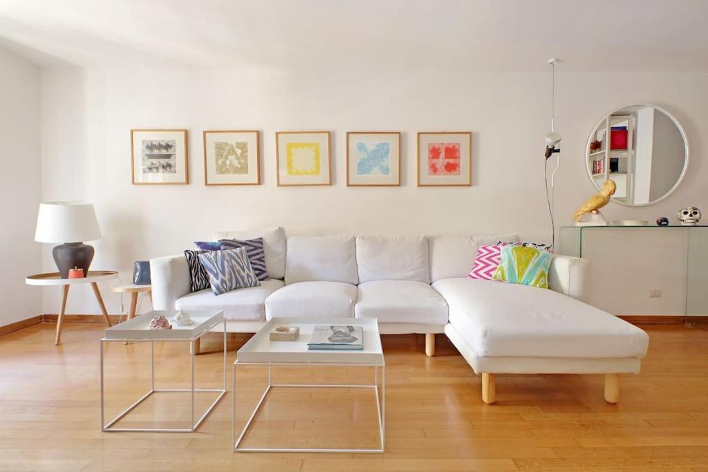 Apartment First Check Q,r-code --via Dell'orso Charme *