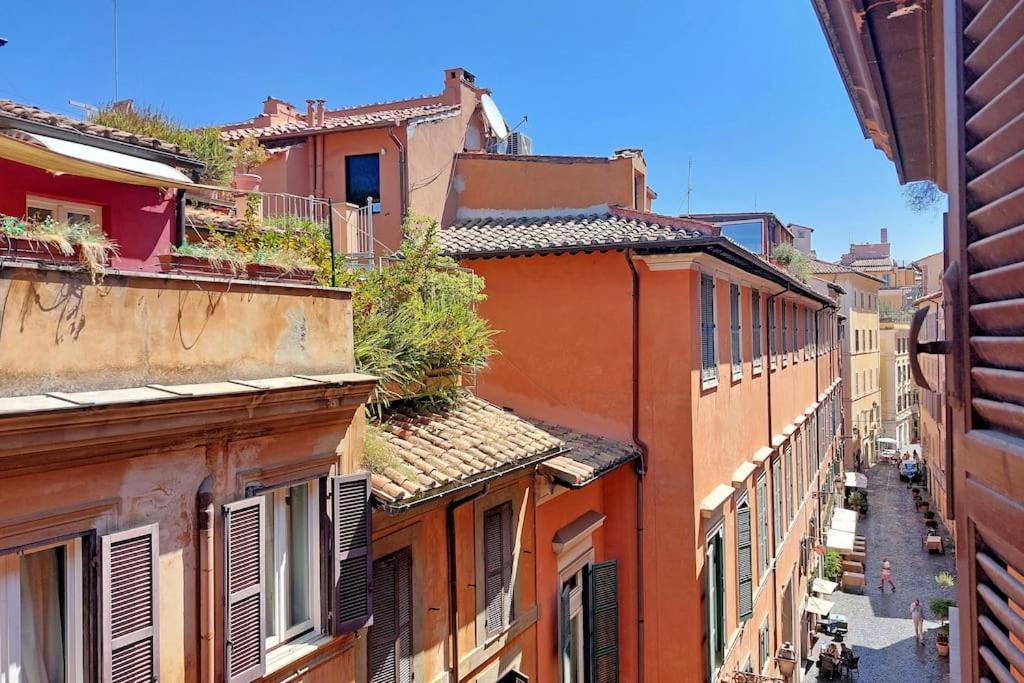 First Check Q,r-code --via Dell'orso Charme Apartment Rom